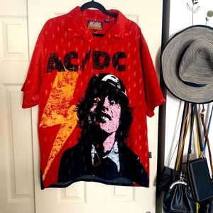 Vintage Men’s button up short sleeve shirt
